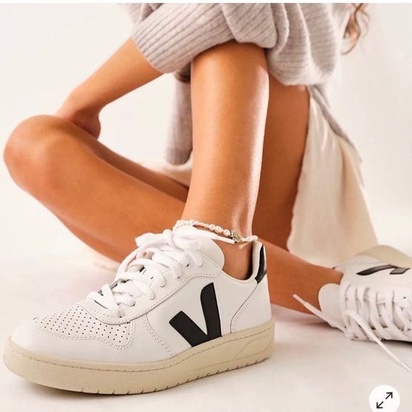 Veja Shoes - VEJA V-10 Leather White Black Sneakers size 8